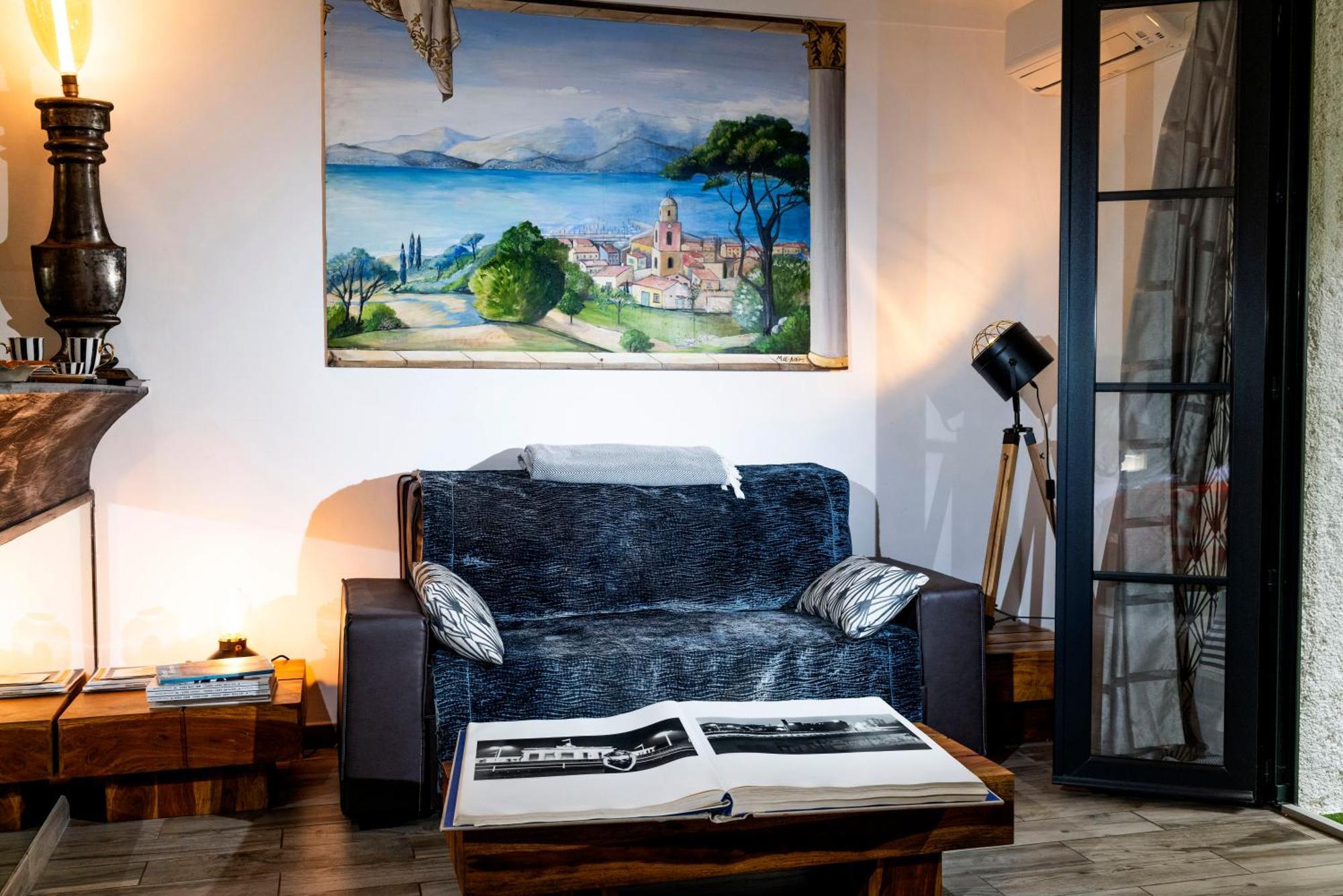La Romana Luxe Et Serenite Au Coeur De Saint-Tropez Suites Spacieuses Avec Jardin Enchanteur Luaran gambar